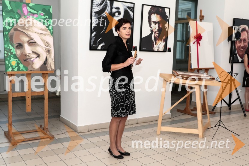 mag.  Bernarda Podlipnik, profesorica slovenščine in umetnostne zgodovine na Škofijski klasični gimnazijiOtvoritev slikarske razstave slik Marjana Platovška