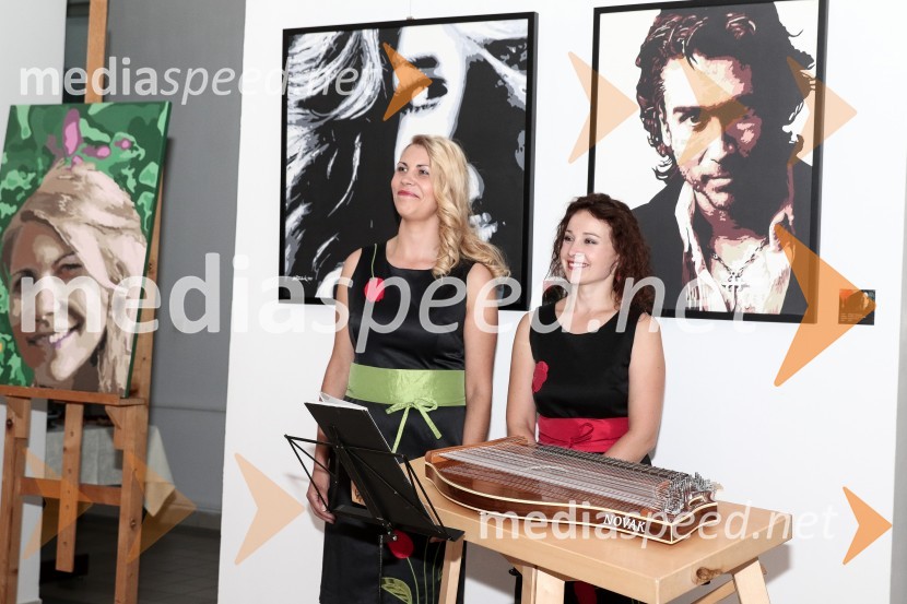  Mateja Bobek, vokalistka;  Jasmina Levičar, citrarkaOtvoritev slikarske razstave slik Marjana Platovška