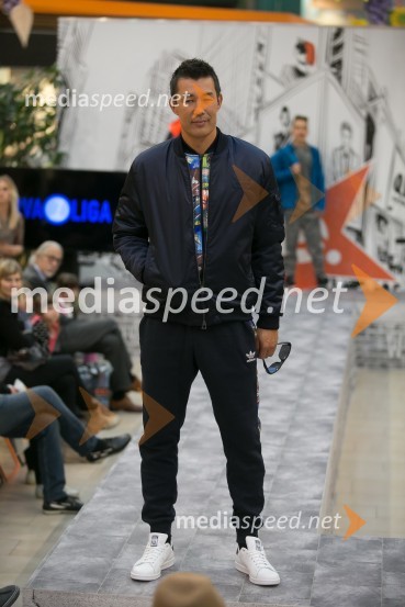  Taiji Tokuhisa, maneken in voditeljModna revija, Qlandia Nova Gorica