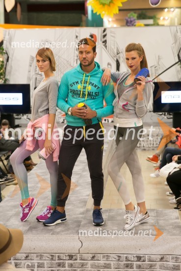   Zlata  Okugić, manekenka;  ... ;  Karin Škufca, manekenkaModna revija, Qlandia Nova Gorica