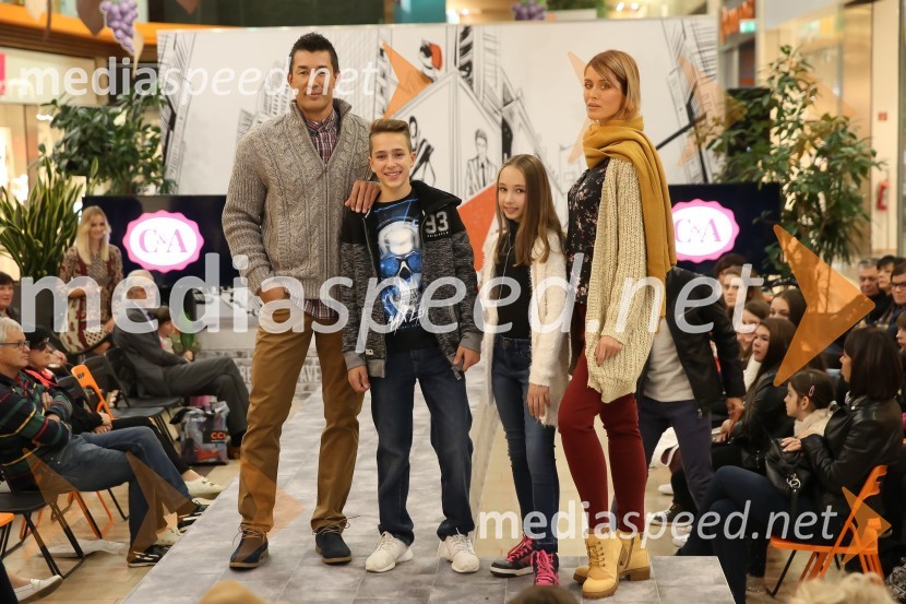  Taiji Tokuhisa, maneken in voditelj;  ... ;  ... ;   Zlata  Okugić, manekenkaModna revija, Qlandia Nova Gorica