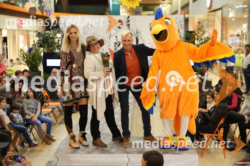  Tjaša  Kokalj Jerala, manekenka, voditeljica;  ... ;   Igor  Jelen-Iggy, koreograf, lastnik plesnega centra IgenModna revija, Qlandia Nova Gorica