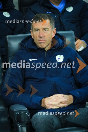  Srečko Katanec, selektor slovenske nogometne reprezentanceNogometna tekma  Slovenija – Slovaška