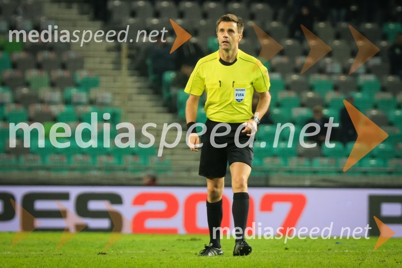  Nicola Rizzoli, sodnikNogometna tekma  Slovenija – Slovaška