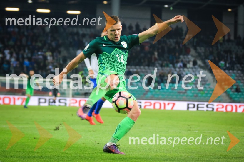  Roman Bezjak, nogometašNogometna tekma  Slovenija – Slovaška