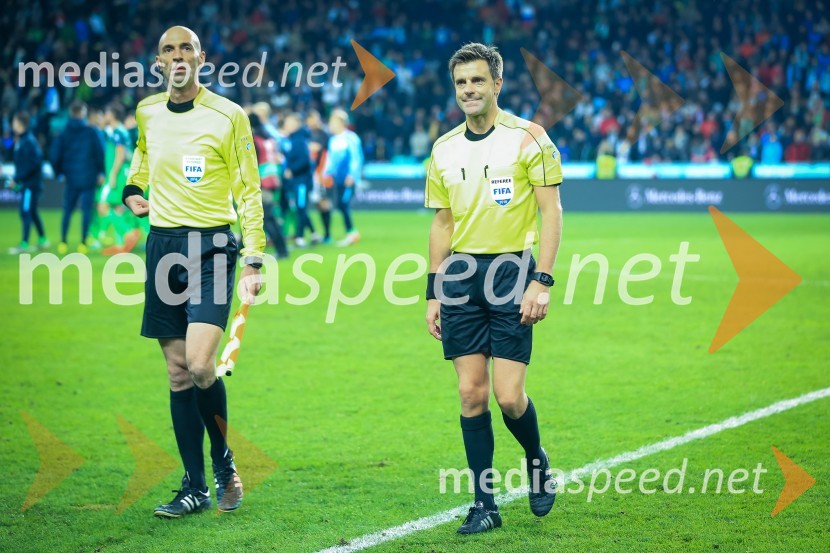  Mauro Tonolini, sodnik;  Nicola Rizzoli, sodnikNogometna tekma  Slovenija – Slovaška