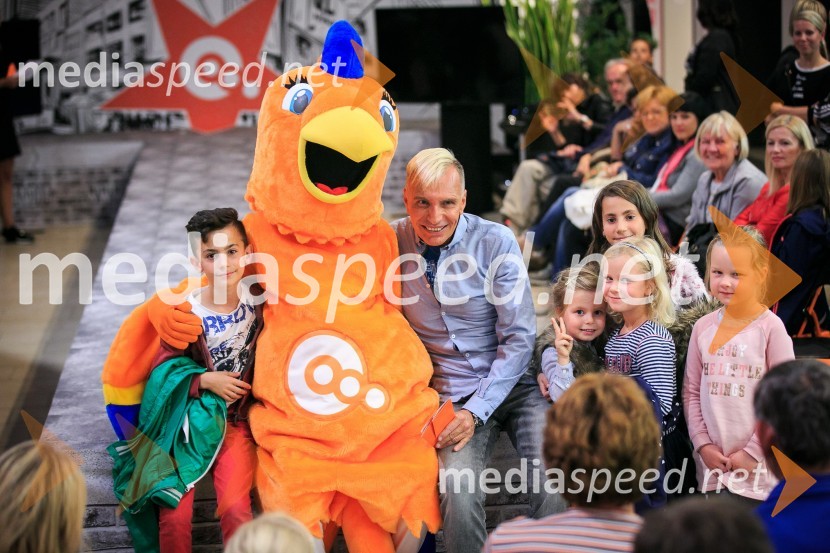  papiga QLara, maskota Qlandie;   Igor  Jelen-Iggy, koreograf, lastnik plesnega centra IgenModna revija, Qlandia Kranj