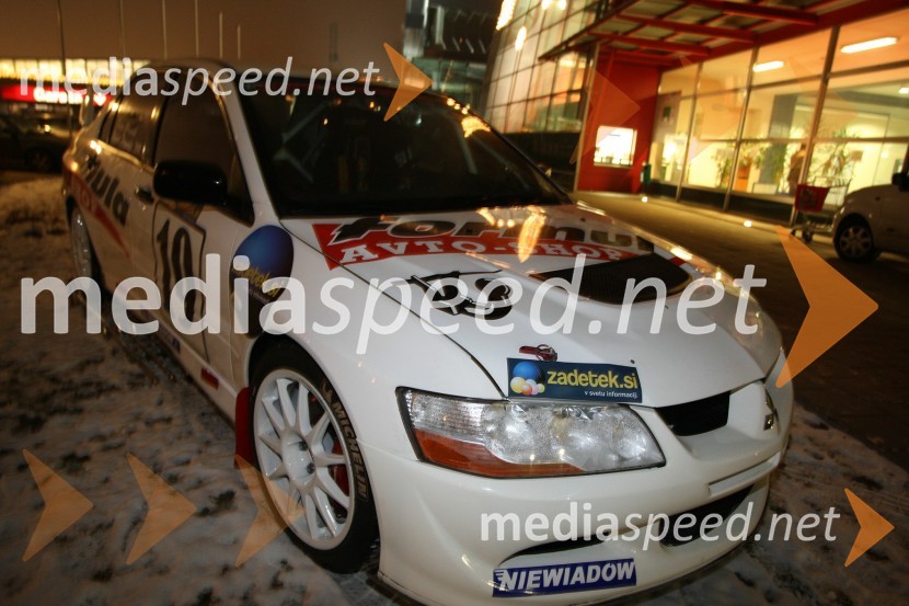 Razstavni avtomobil portala Zadetek.siKoncert Cece