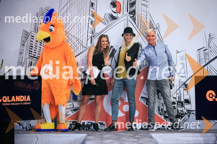  papiga QLara, maskota Qlandie;  Tara Zupančič, voditeljica;  ... ;   Igor  Jelen-Iggy, koreograf, lastnik plesnega centra IgenModna revija, Qlandia Kranj