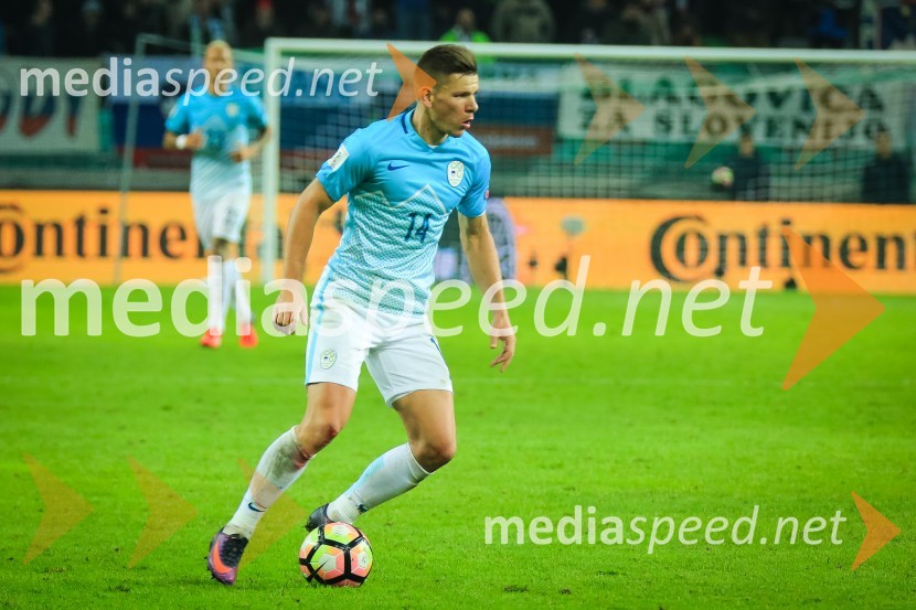  Roman Bezjak, nogometašNogometna tekma Slovenija – Anglija