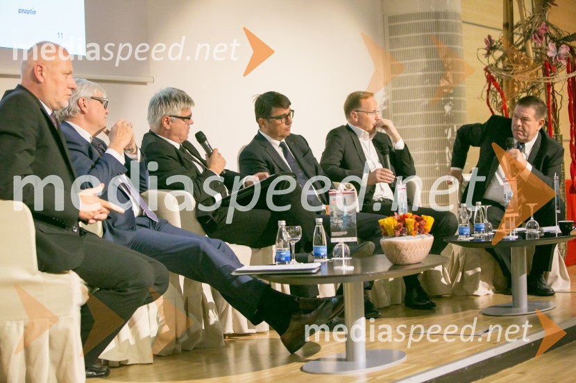 dr. Milan Brglez, predsednik Državnega zbora Republike Slovenije;  David Thomas,  Executive Chairman of the Council of British Chambers of Commerce in Europe;  Samo Hribar Milič, generalni direktor GZS;  Andrej Božič, generalni direktor družbe Steklarna Hrastnik, predsednik Britansko-slovenske gospodarske zbornice;  Branko Žibret, Managing Director for Eastern Europe at AtKearney;  Peter  Frankl, direktor in urednik, časnik FinanceSports Meets Business, poslovna konferenca