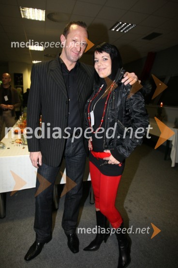 Dejan Štancer, lastnik portala Zadetek.si in Nataša Kirn, Playboy zajčica in manekenkaKoncert Cece