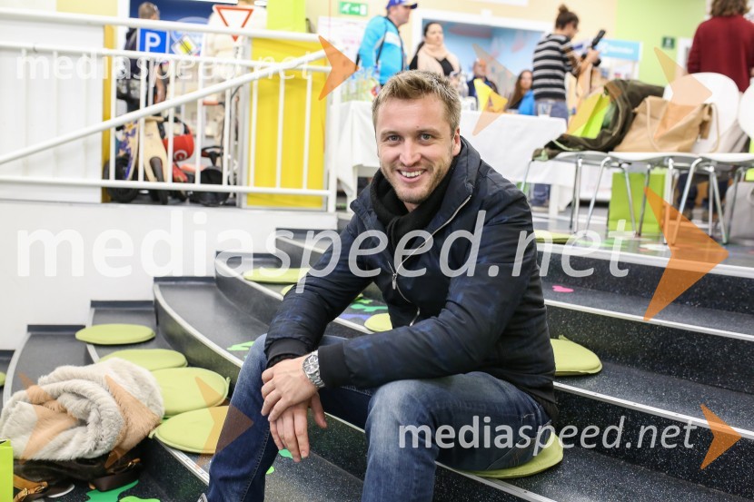  Denis Avdić, voditeljZakaj Lunina vila in Sončni princ ne živita skupaj?