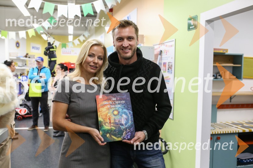  Polona Kisovec, direktorica, 121Marketing;  Denis Avdić, voditeljZakaj Lunina vila in Sončni princ ne živita skupaj?