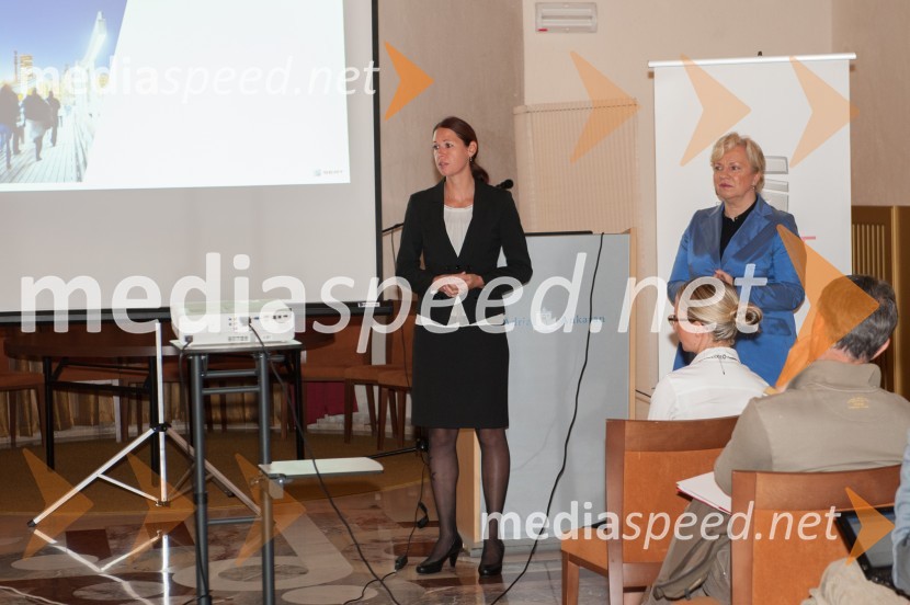  Simona Mavsar, direktorica znamke Seat pri Porsche Slovenija d.o.o.;  Sabrina Pečelin, vodja odnosov z javnostmi pri Porsche Slovenija d.o.o.Seat Ateca, slovenska predstavitev