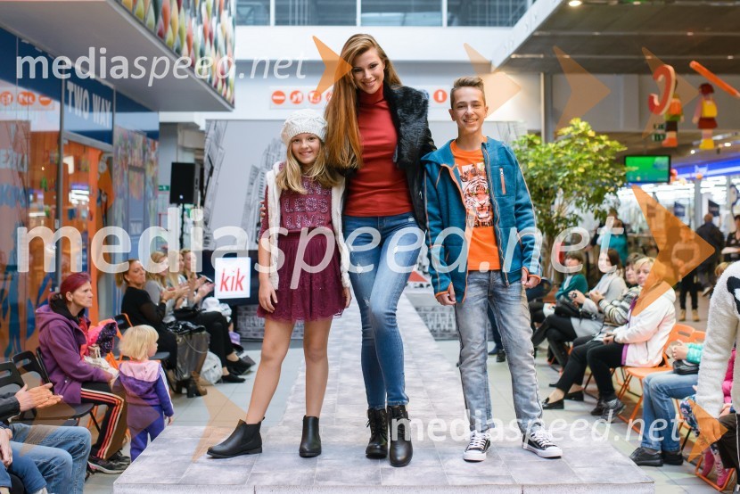  ... ;  Karin Škufca, manekenka;  ... Modna revija, Qlandia Maribor