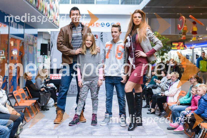  Taiji Tokuhisa, maneken in voditelj;  ... ;  ... ;  Karin Škufca, manekenkaModna revija, Qlandia Maribor