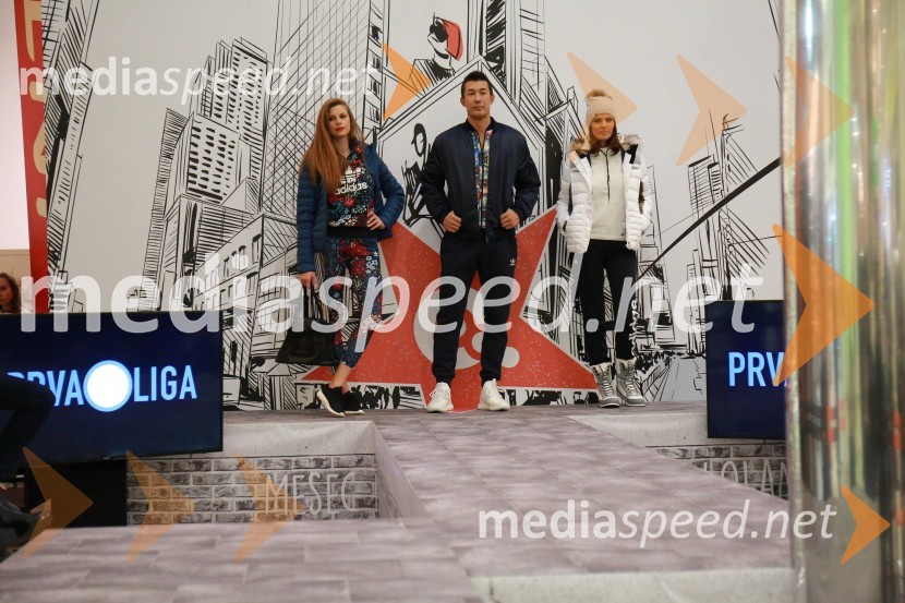  Karin Škufca, manekenka;  Taiji Tokuhisa, maneken in voditelj;  Sabina Remar, manekenkaModna revija, Qlandia Ptuj