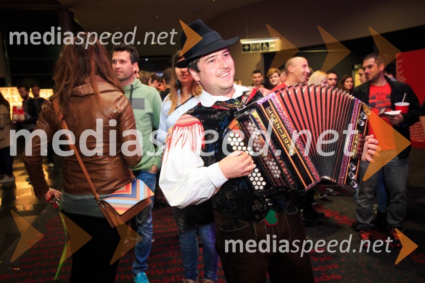 Premiera filma Pr' Hostar v Cineplexxu Kranj