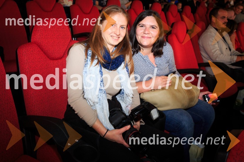  ... ;  Teja Pelko, novinarka, POP TVPremiera filma Pr' Hostar v Cineplexxu Kranj