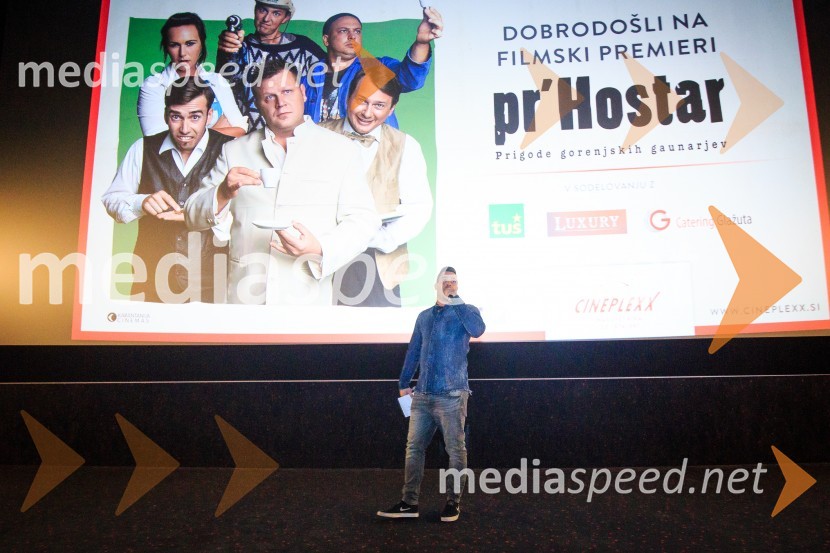  Klemen Bučan, stand up komik, radijski voditeljPremiera filma Pr' Hostar v Cineplexxu Kranj