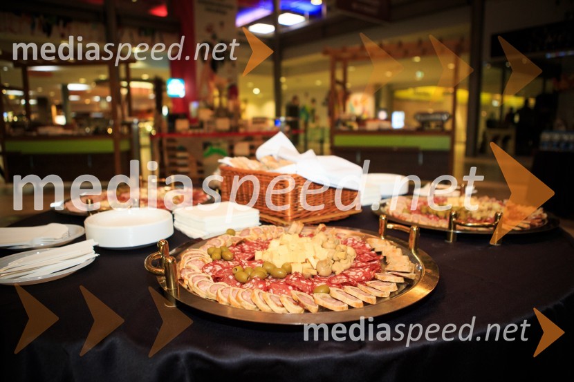 Premiera filma Pr' Hostar v Cineplexxu KranjPremiera filma Pr' Hostar v Cineplexxu Kranj