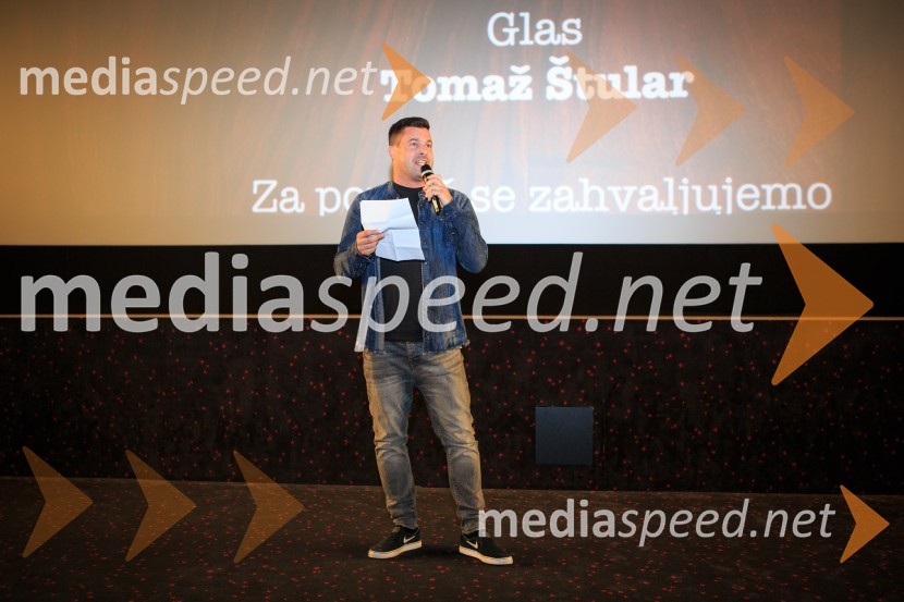  Klemen Bučan, stand up komik, radijski voditeljPremiera filma Pr' Hostar v Cineplexxu Kranj