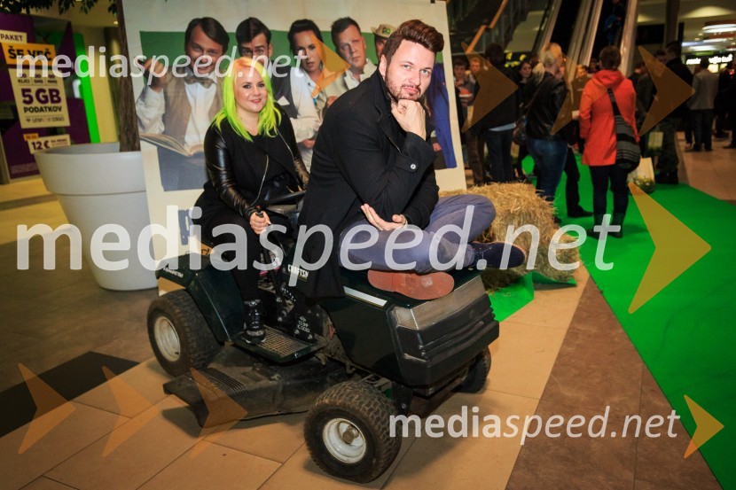  Jerca Zupan, novinarka;  Robert Roškar, radijski voditeljPremiera filma Pr' Hostar v Cineplexxu Kranj