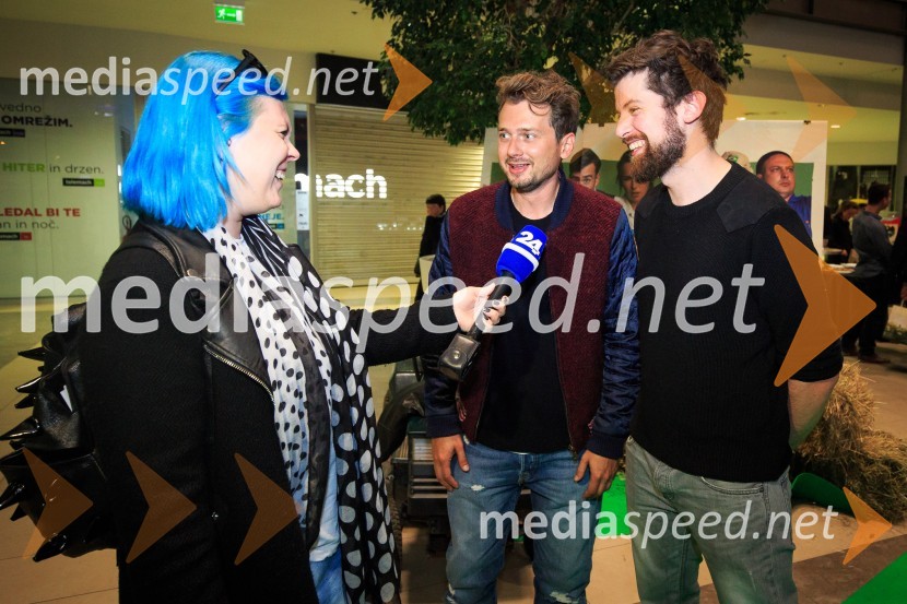  Tanja Divac, novinarka;  ... ;  ... Premiera filma Pr' Hostar v Cineplexxu Kranj