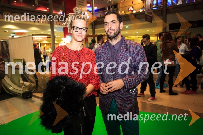  Tina Marinšek, pevkaPremiera filma Pr' Hostar v Cineplexxu Kranj