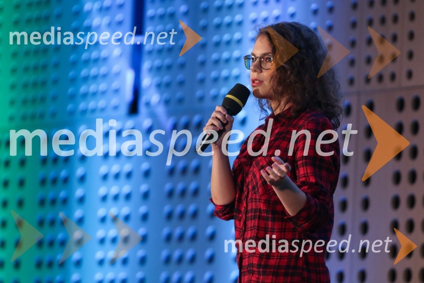  Eva  Virc,  stand up komičarkaBISNODE FOR BUSINESS / BEST FOUR BUSINESS / B4B