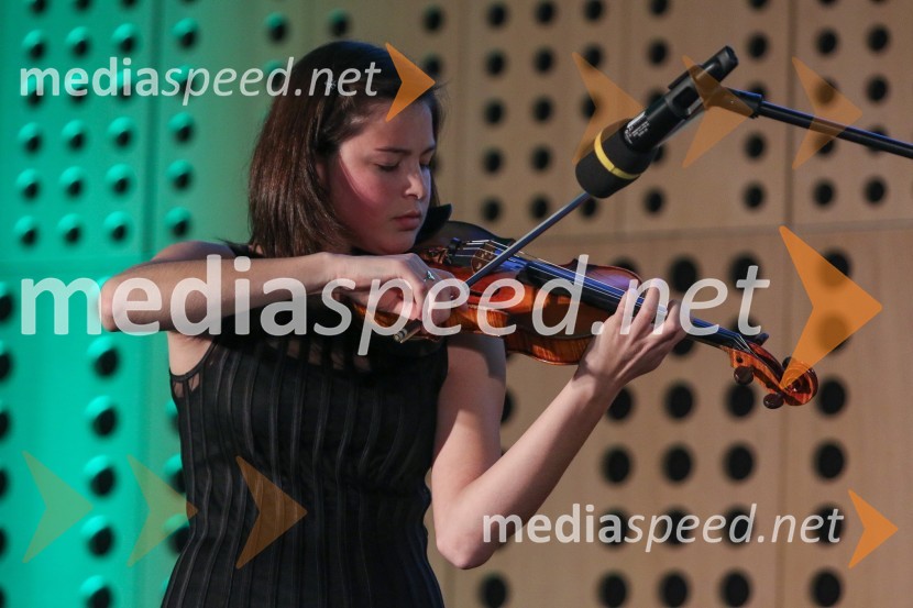  Manca Rupnik, violinistkaBISNODE FOR BUSINESS / BEST FOUR BUSINESS / B4B