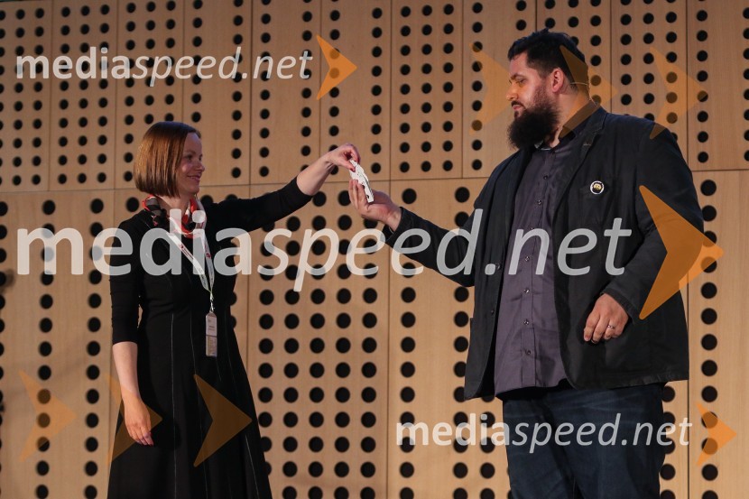  Bojana Zupanič, Danfoss, Slovenija;  Boštjan Gorenc - Pižama, stand up komikBISNODE FOR BUSINESS / BEST FOUR BUSINESS / B4B