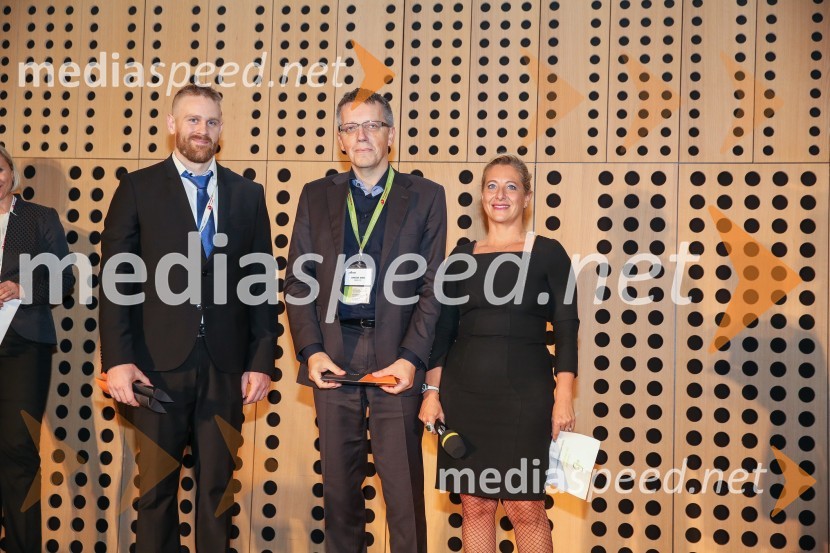  ... ;  ... ;  Maria Anselmi, direktorica BisnodeBISNODE FOR BUSINESS / BEST FOUR BUSINESS / B4B