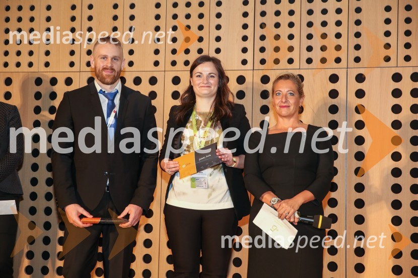  ... ;  ... ;  Maria Anselmi, direktorica BisnodeBISNODE FOR BUSINESS / BEST FOUR BUSINESS / B4B