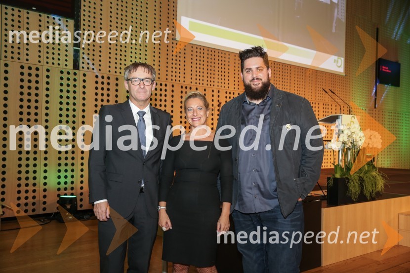  ... ;  Maria Anselmi, direktorica Bisnode;  Boštjan Gorenc - Pižama, stand up komikBISNODE FOR BUSINESS / BEST FOUR BUSINESS / B4B