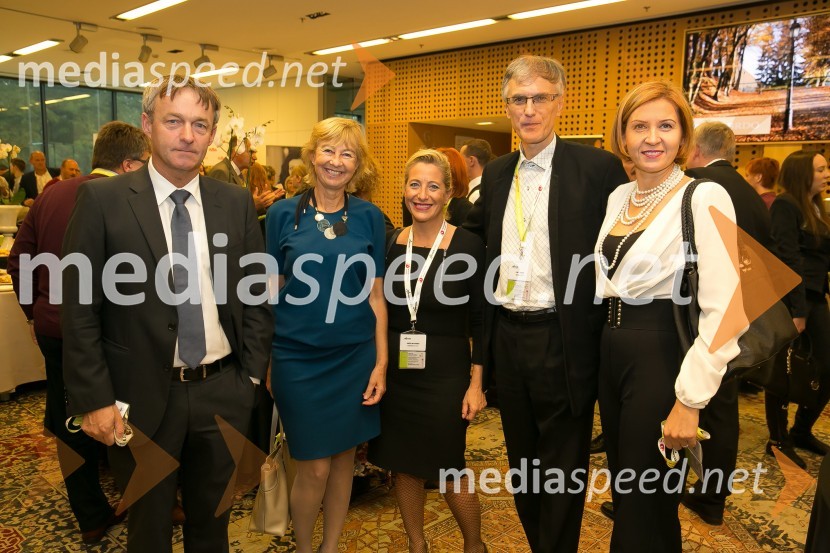  Dušan Olaj, generalni direktor in lastnik podjetja Duol inženiring d.o.o.;  Maria Anselmi, direktorica Bisnode;  Tanja Skaza, direktorica, Plastika Skaza;  ... ;  ... BISNODE FOR BUSINESS / BEST FOUR BUSINESS / B4B