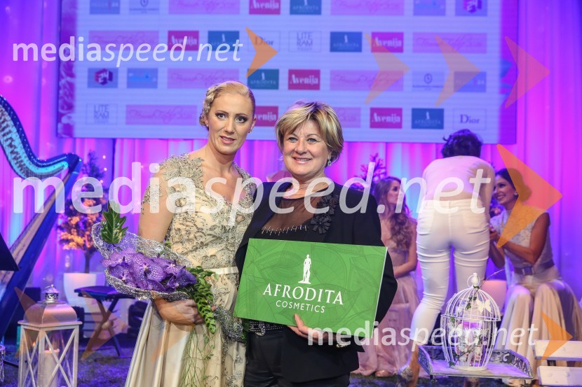  Alma Rekić, certificirana kulinarična sodnica;  ... Femme fatale 2016 je Alma Rekić