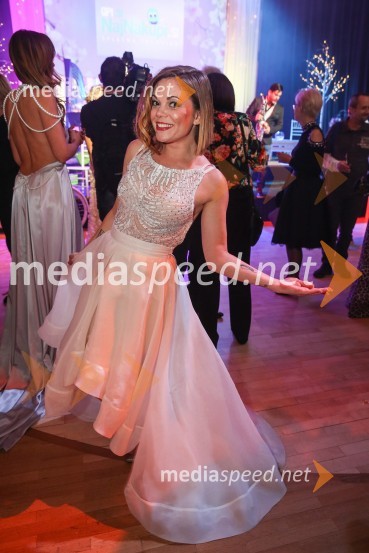  Jana Šušteršič, pevka, zmagovalka šova Slovenija ima talent 2014Femme fatale 2016 je Alma Rekić