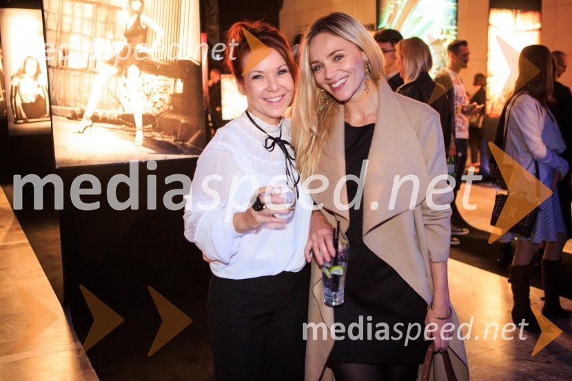  Irena Jalšovec Kogoj - Regina, pevka;  Katarina Čas, igralka, voditeljicaMercedes Benz Fashion Week 2016, 1. dan