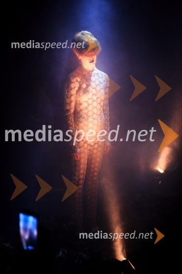 Modni performans GattinoniMercedes Benz Fashion Week 2016, 1. dan