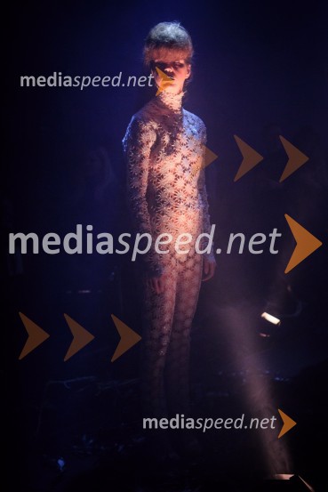 Modni performans GattinoniMercedes Benz Fashion Week 2016, 1. dan