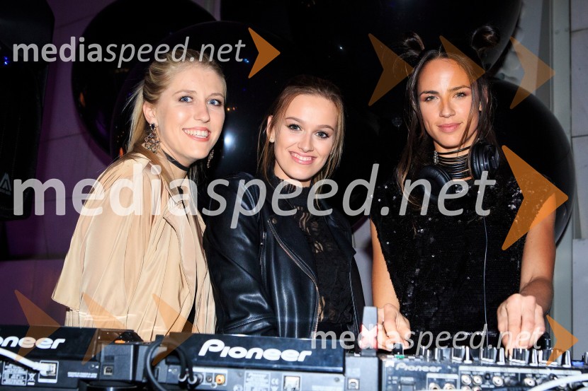  ... ;  Lara Begič, modna blogerka;  Brina Knauss, model in DJMercedes Benz Fashion Week 2016, 1. dan