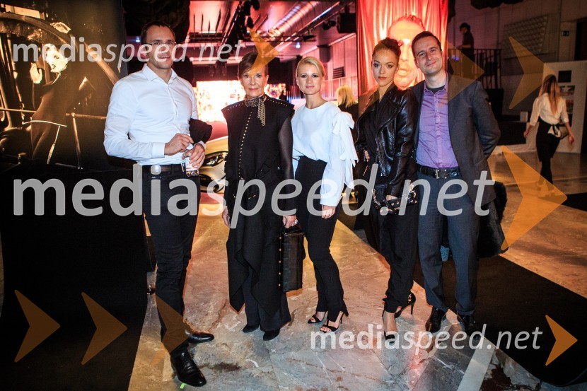  Rasto Oderlap, direktor, podjetje Autocommerce d.o.o.;  Marjeta Grošelj, oblikovalka torbic;  Metka  Kejžar, vodja marketinga in odnosov z javnostmi, Autocommerce d.o.o.;  ... ;  Matej GrošeljMercedes Benz Fashion Week 2016, 2. dan