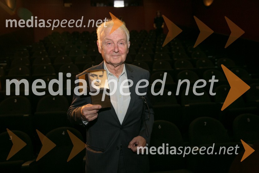  Boris Juh, filmski in gledališki igralec Nagrado bert je prejel Boris Juh