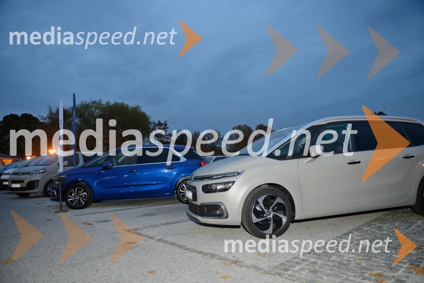 Peugeot Traveller in Citroën Spacetourer, slovenska predstavitevPeugeot Traveller in Citroën Spacetourer, slovenska predstavitev