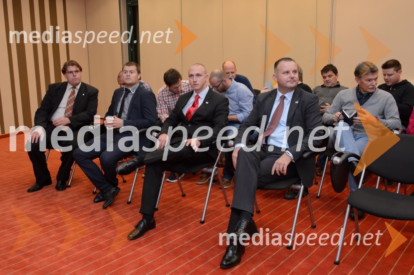 Peugeot Traveller in Citroën Spacetourer, slovenska predstavitev