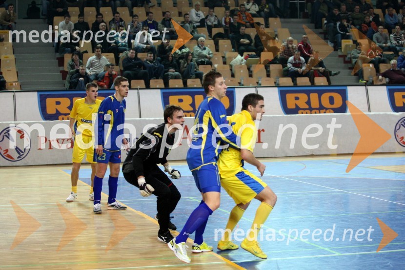 Finalna tekma ekip NK Koper in NK DomžaleZimski turnir Prva liga Telekom Slovenije All Star v malem nogometu