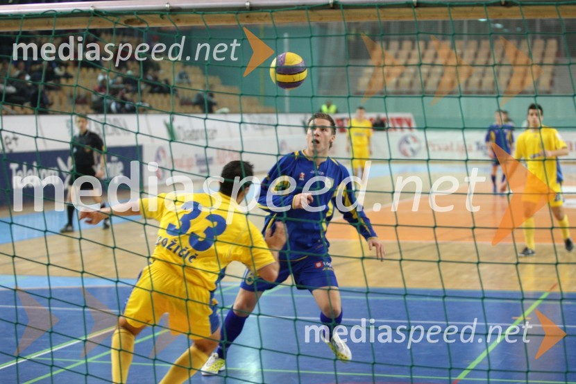 Finalna tekma ekip NK Koper in NK DomžaleZimski turnir Prva liga Telekom Slovenije All Star v malem nogometu