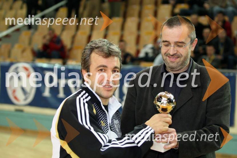 Kliton Bozgo, najboljši strelec turrnirja in ...Zimski turnir Prva liga Telekom Slovenije All Star v malem nogometu